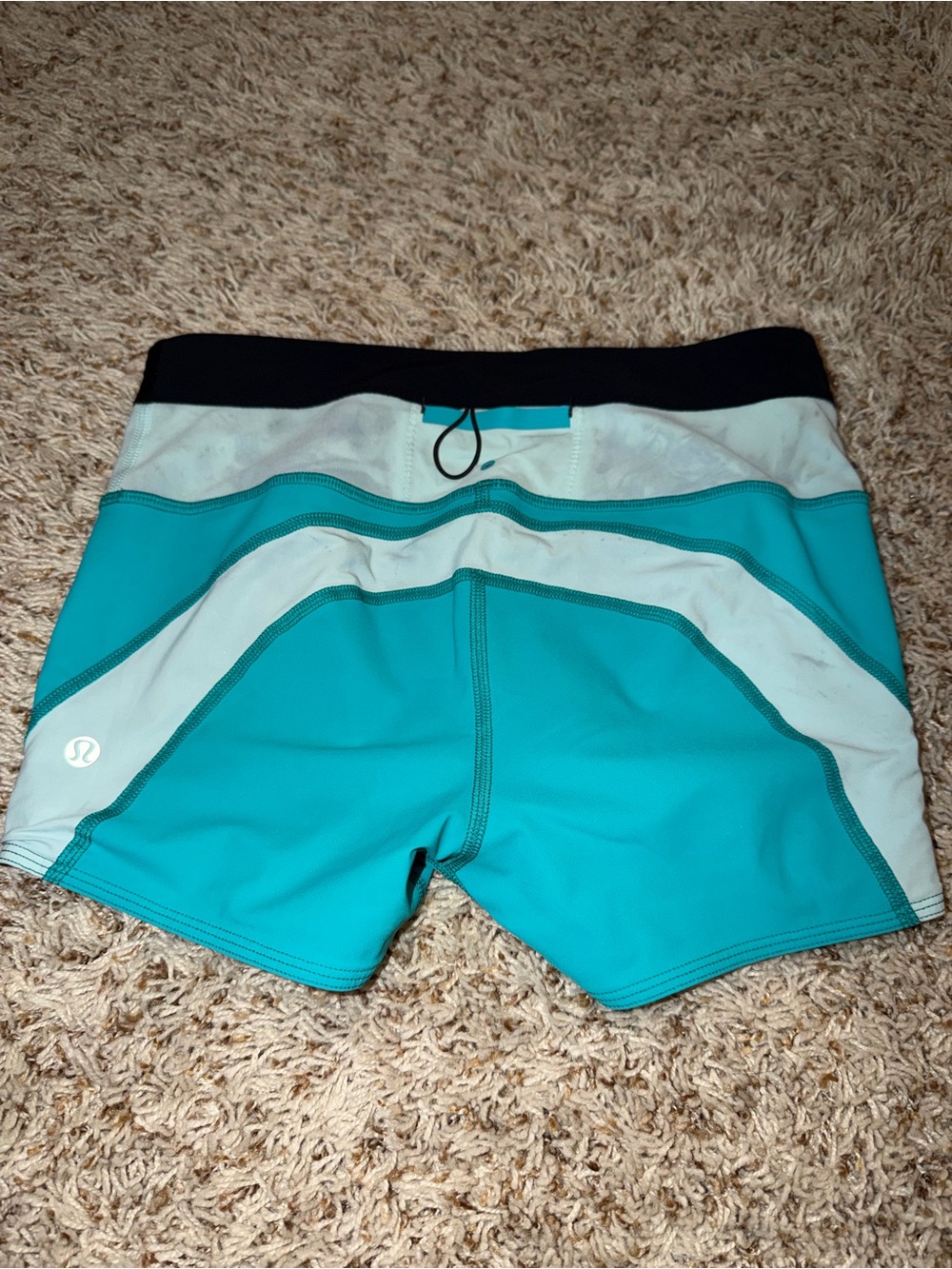 Lululemon Water Bound Shorts
Tropical Blue / Aquamarine / Black Size 6 - Picture 8 of 12